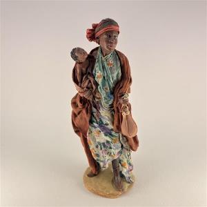 Dunkle Frau mit Kind im Arm für 18 cm Figuren