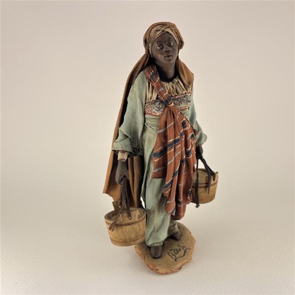 Dunkle Frau mit 2 Kübel für 18cm Figuren - Ton (Terracotta) und Stoff 