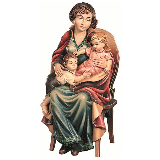 Mutter sitzend mit zwei Kinder und Stuhl - Lasiert